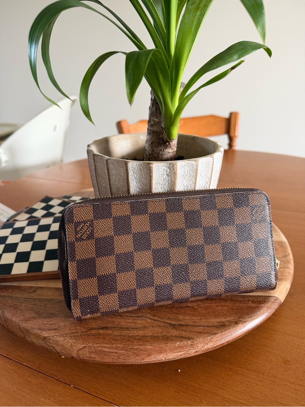Louis Vuitton - Damier Ebene Zippy Wallet